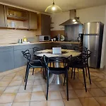 Sous Les Tilleuls Parking Hypercentre 4-6 Personnes