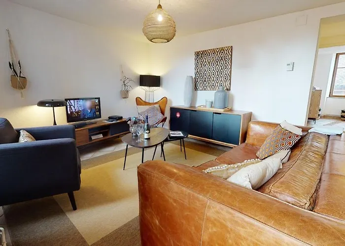 Апартаменты Sous Les Tilleuls Parking Hypercentre 4-6 Personnes *