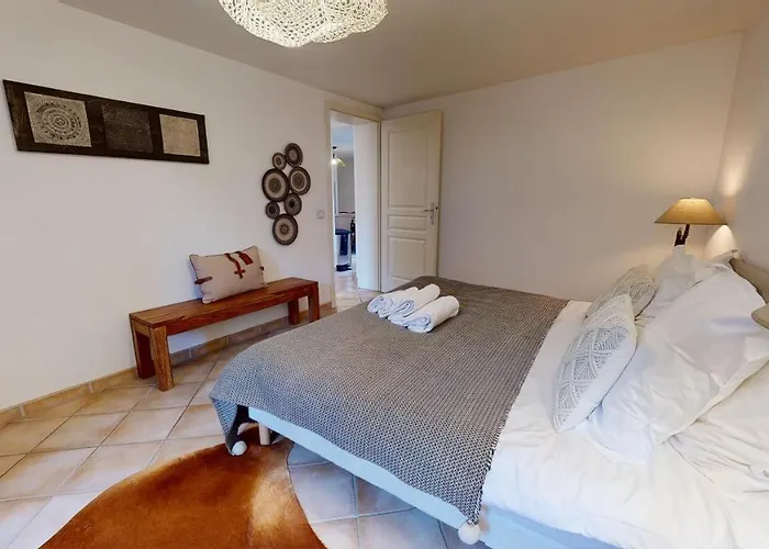 Sous Les Tilleuls Parking Hypercentre 4-6 Personnes Апартаменты Кольмар