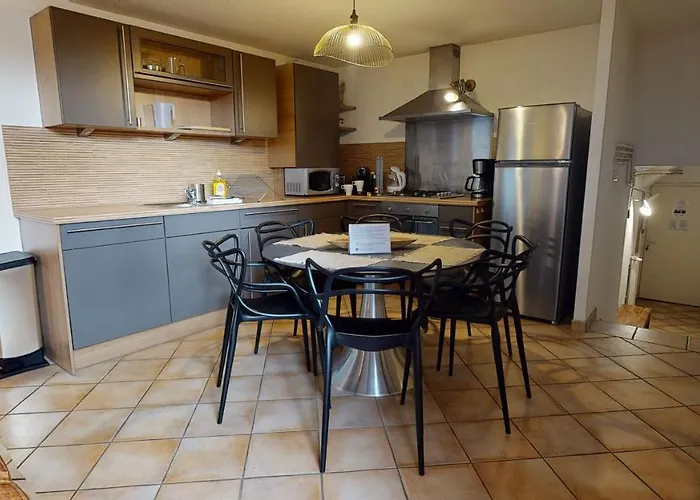 Sous Les Tilleuls Parking Hypercentre 4-6 Personnes